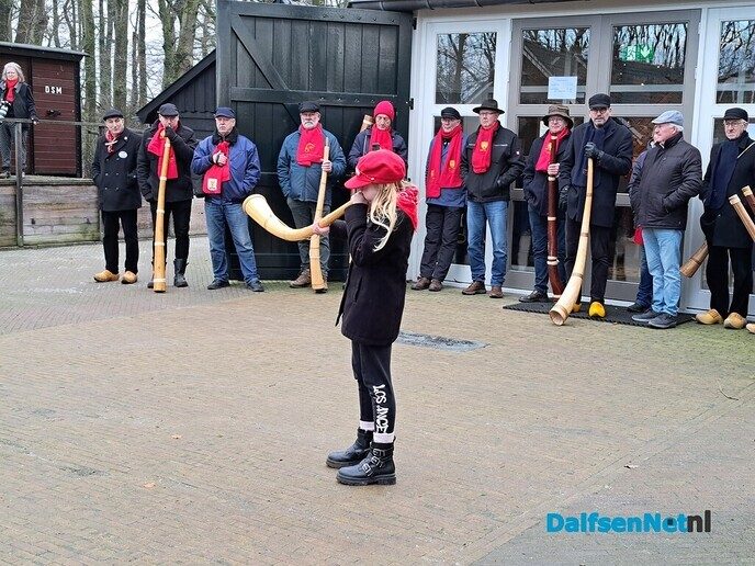 Ruim vijftig blazers op sfeervol Bloastreffen Nieuwleusen - Foto: Ingezonden foto