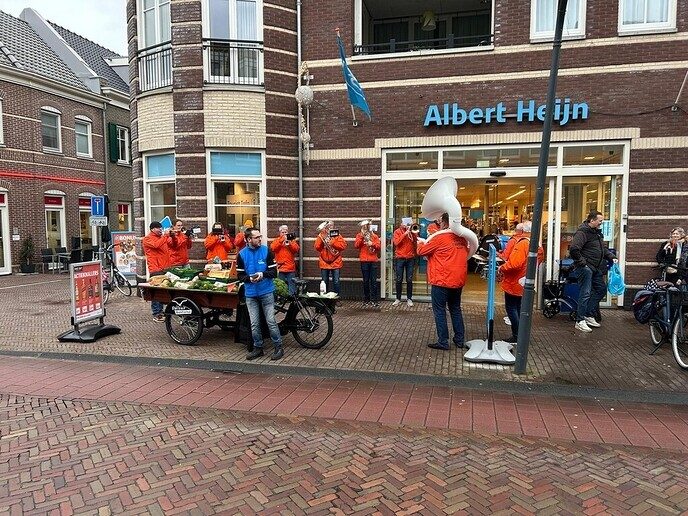 Dweilorkest bij presentatie “De Dalsur Bakfietse” - Foto: Ingezonden foto