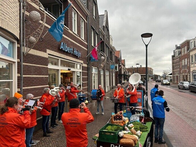 Dweilorkest bij presentatie “De Dalsur Bakfietse” - Foto: Ingezonden foto