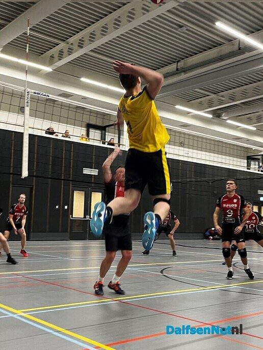 Spannende volleybalderby tussen Dalvo en Flash - Foto: Ingezonden foto
