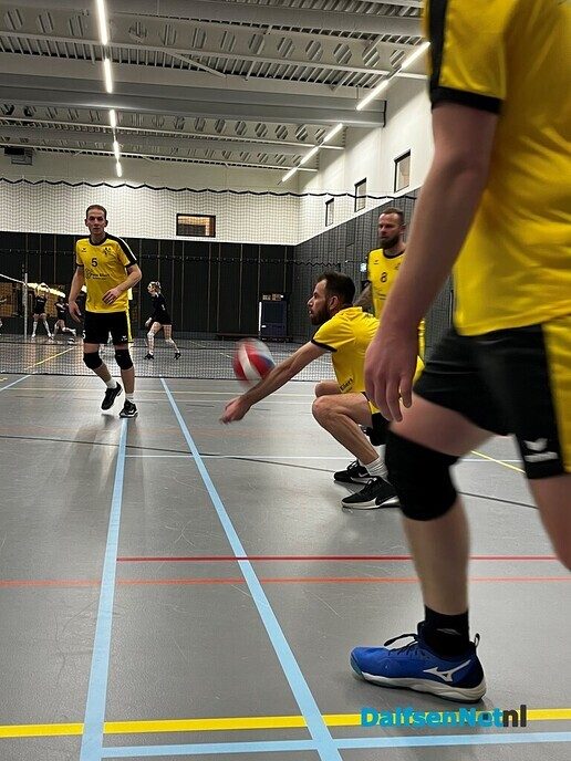 Spannende volleybalderby tussen Dalvo en Flash - Foto: Ingezonden foto