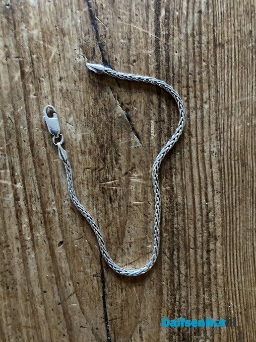 Armbandje gevonden. - Foto: Ingezonden foto