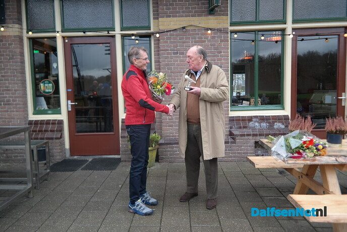 Station tot Stationloop schenkt weer € 1500 aan goed doel: dit jaar de Strijd van Salland