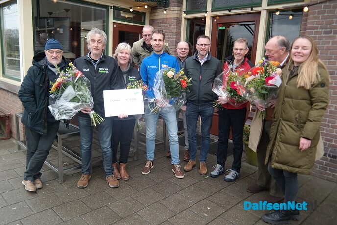 Station tot Stationloop schenkt weer € 1500 aan goed doel: dit jaar de Strijd van Salland