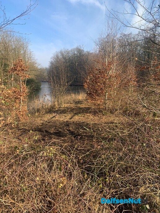 Start ruimen van bramen rond de stuw landgoed Den Berg. - Foto: Ingezonden foto