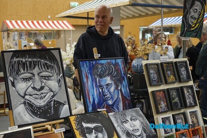 Drukke Kunstmarkt in Trefkoele+ - Foto: Paul Scholten