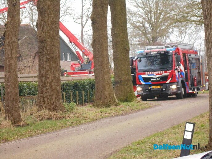 Middel brand rietendak woning