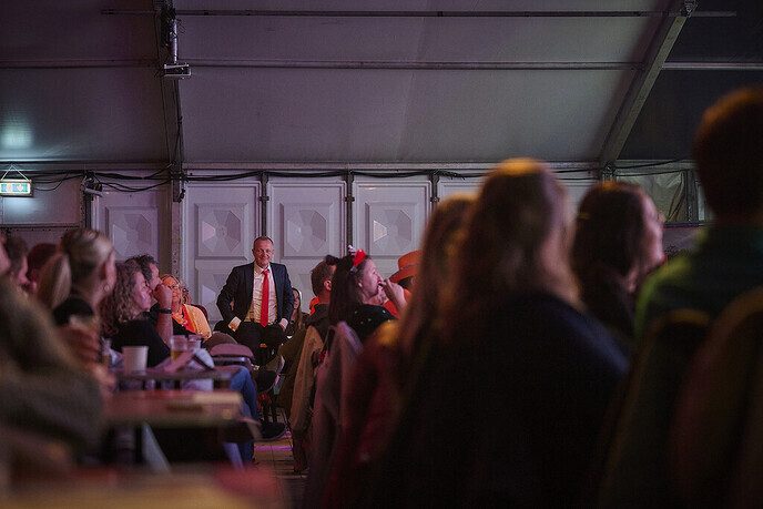 Dalfsen geniet van volle feesttent en fanatieke quizstrijd - Foto: Ingezonden foto