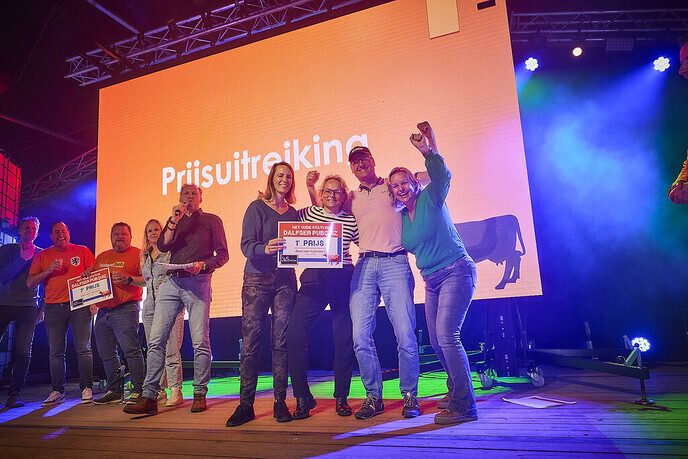 Dalfsen geniet van volle feesttent en fanatieke quizstrijd - Foto: Ingezonden foto