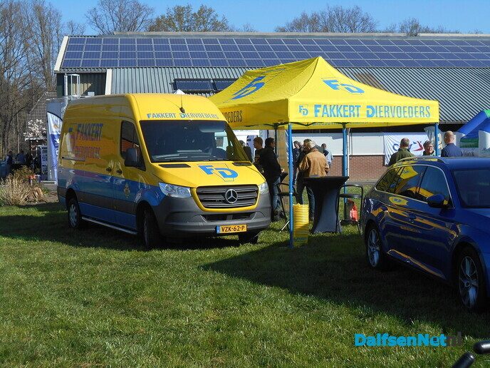 Enorm veel belangstelling bij open dag boerderij Renee Dijsselhof - Foto: Willy