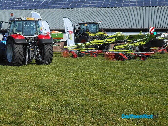 Enorm veel belangstelling bij open dag boerderij Renee Dijsselhof - Foto: Willy