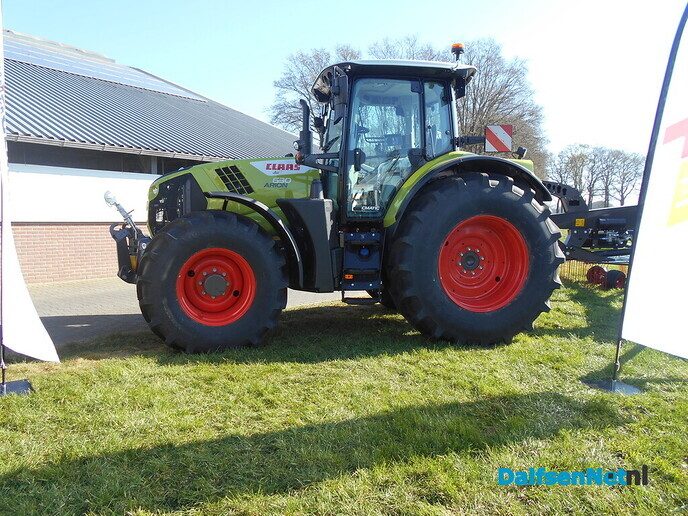 Enorm veel belangstelling bij open dag boerderij Renee Dijsselhof - Foto: Willy
