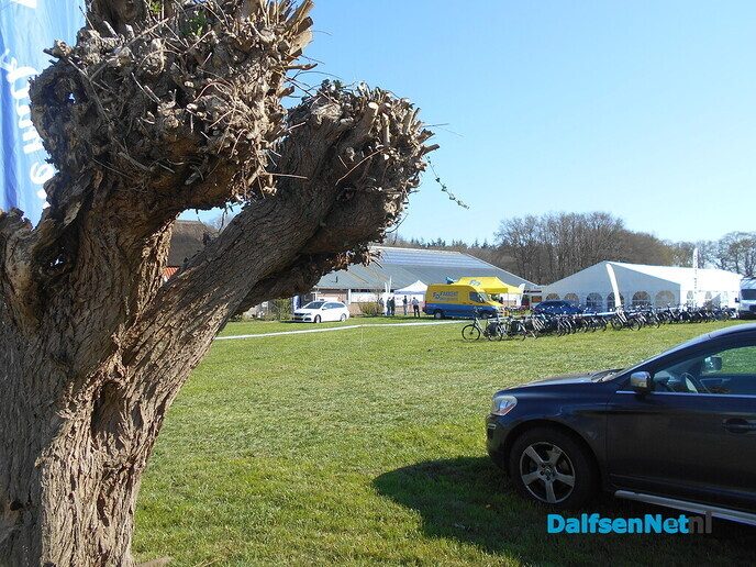 Enorm veel belangstelling bij open dag boerderij Renee Dijsselhof - Foto: Willy