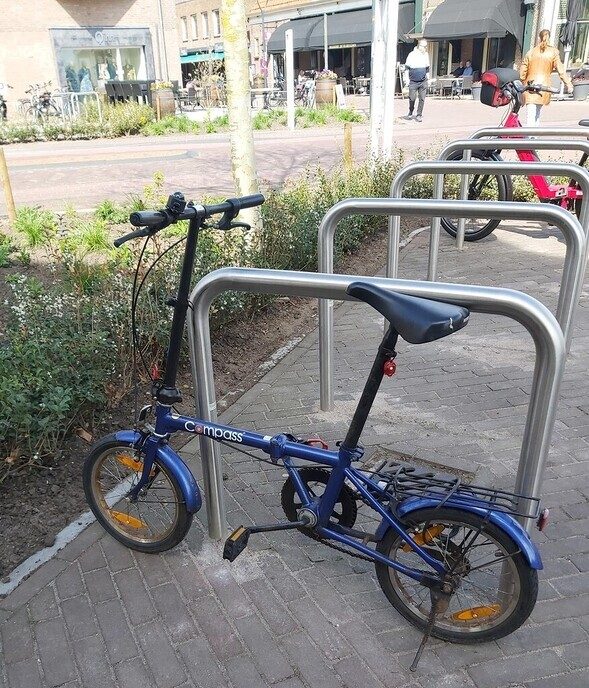 Wie mist deze vouwfiets? - Foto: Ingezonden foto