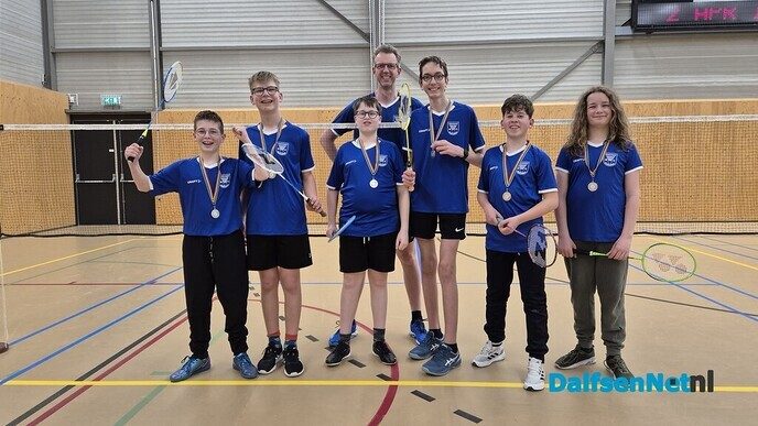 Badmintonjeugd beloond met medaille na eerste competitieseizoen - Foto: Ingezonden foto