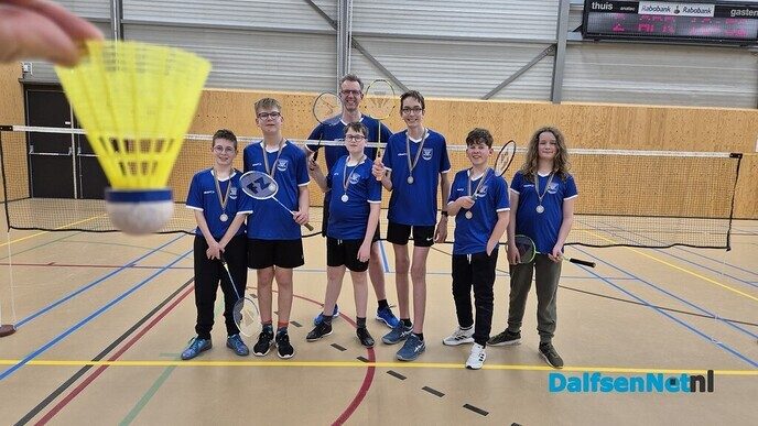 Badmintonjeugd beloond met medaille na eerste competitieseizoen - Foto: Ingezonden foto