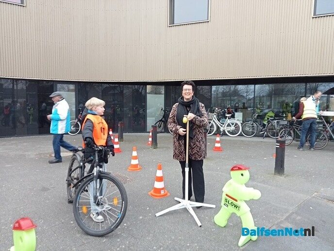 Fiets examens Dalfsen vanmorgen gestart - Foto: Wim
