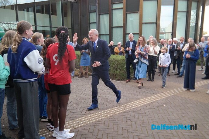 Dalfsen is blij met nieuwe burgemeester Michael Sijbom - Foto: Hans Keesmaat