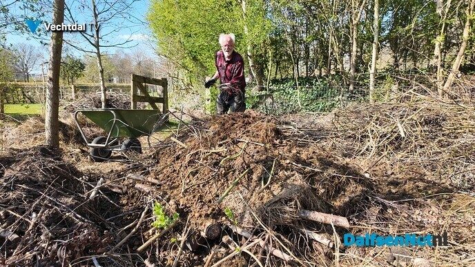 Broeihoop voor ringslangen bij de Natuurboerderij - Foto: Ingezonden foto