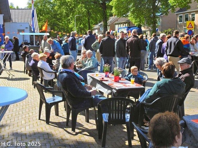Fietsers komen aan in Oudleusen