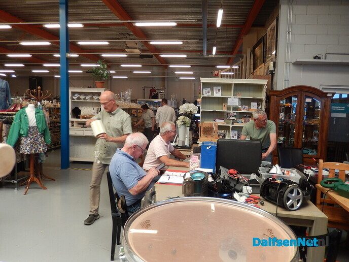 Gezellige drukte bij repaircafe