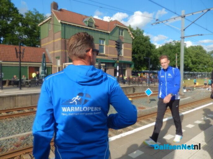 De eerste trein met een hele koppel lopers is vertrokken - Foto: Willy