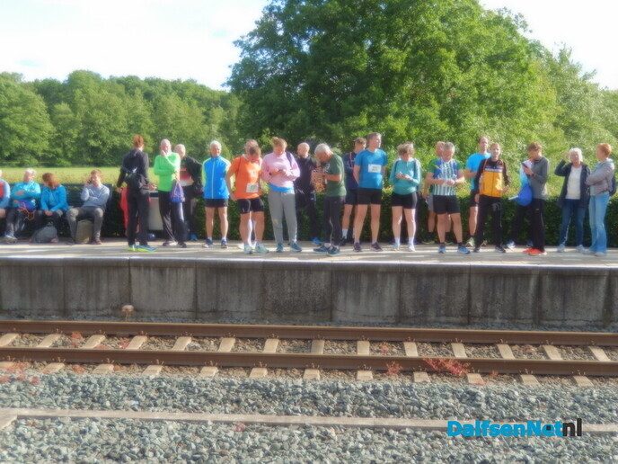 De eerste trein met een hele koppel lopers is vertrokken - Foto: Willy