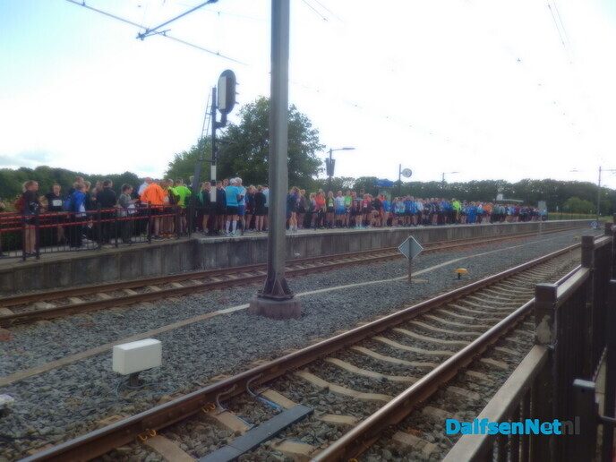 De eerste trein met een hele koppel lopers is vertrokken - Foto: Willy