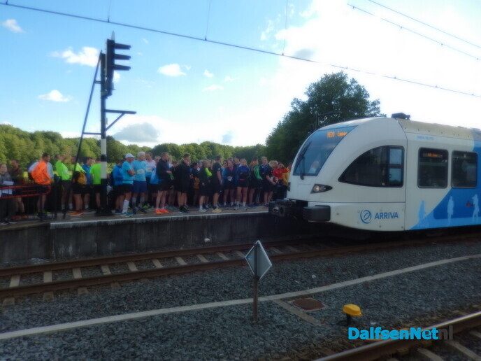De eerste trein met een hele koppel lopers is vertrokken - Foto: Willy