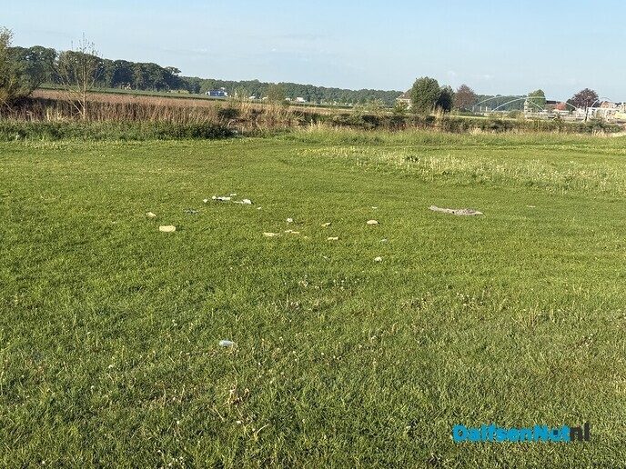 Rotzooi bij de Bellingeweer - Foto: Ingezonden foto