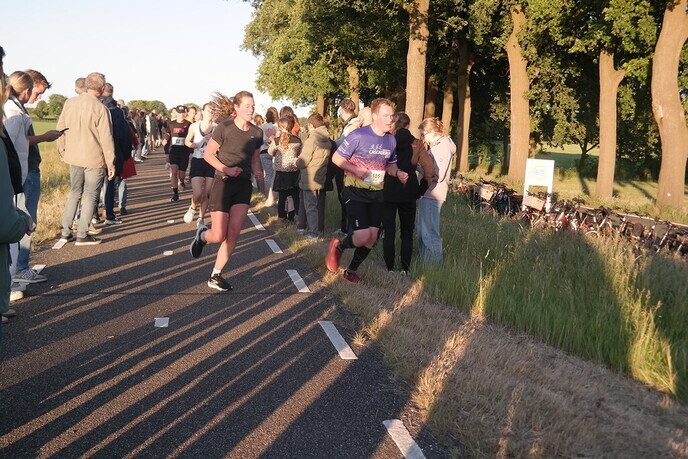 Parcoursrecords verbroken op zestiende Station tot Station Loop - Foto: Hans Keesmaat