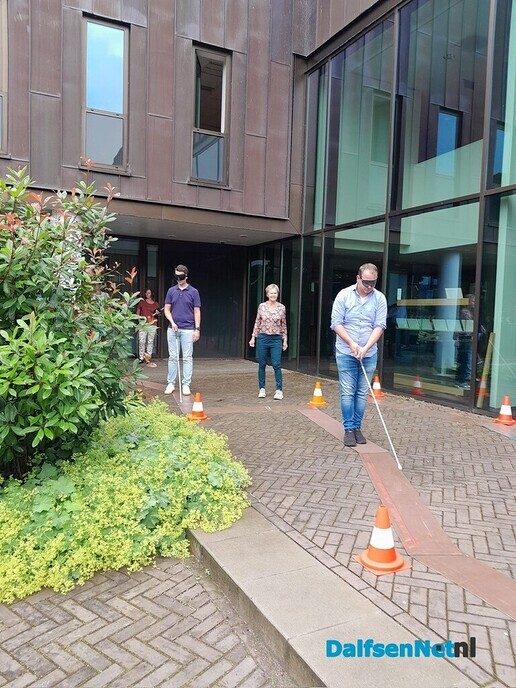 Gehandicapten voorlichting aan de medewerkers van het gemeentehuis - Foto: Ingezonden foto