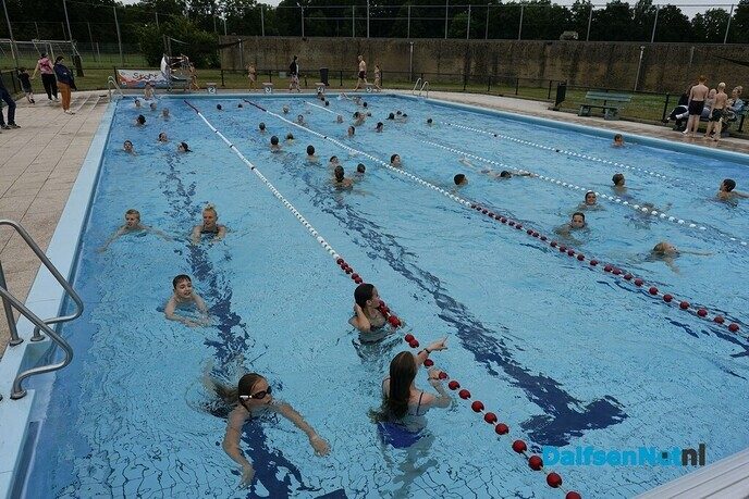 Dalfser zwem4daagse is gestart - Foto: Paul Scholten