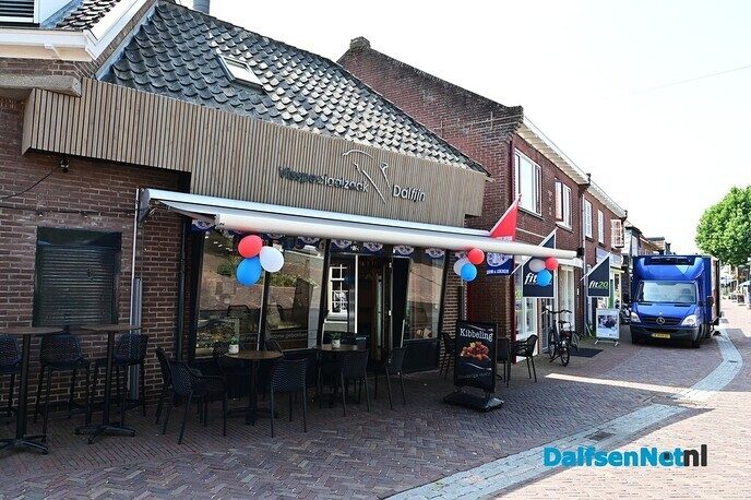 Hollandse Nieuwe gearriveerd bij Visspeciaalzaak Dalfijn in Dalfsen - Foto: Johan Bokma