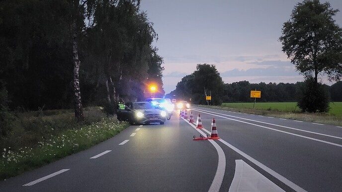 Autobrand Deventerweg in Vilsteren - Foto: Niels Jansen