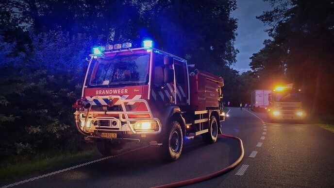 Autobrand Deventerweg in Vilsteren - Foto: Niels Jansen