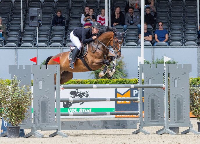 Anne-Lotte Tijhuis: ‘CSI Ommen past in opleiding van paard’ - Foto: Ingezonden foto
