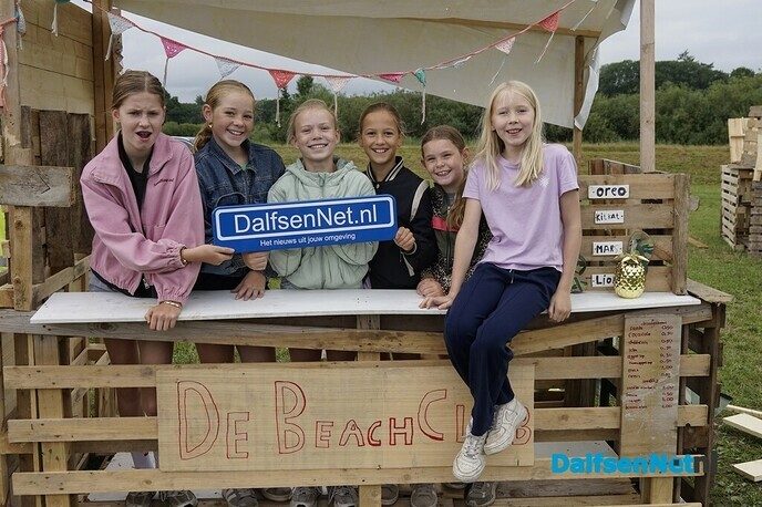 Foto’s met bordje DalfsenNet op Timmerweek Dalfsen (deel 1) - Foto: Paul Scholten