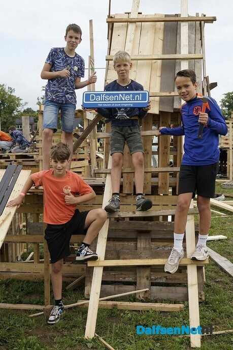 Foto’s met bordje DalfsenNet op Timmerweek Dalfsen (deel 1) - Foto: Paul Scholten