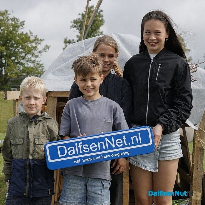 Foto’s met bordje DalfsenNet op Timmerweek Dalfsen (deel 1) - Foto: Paul Scholten