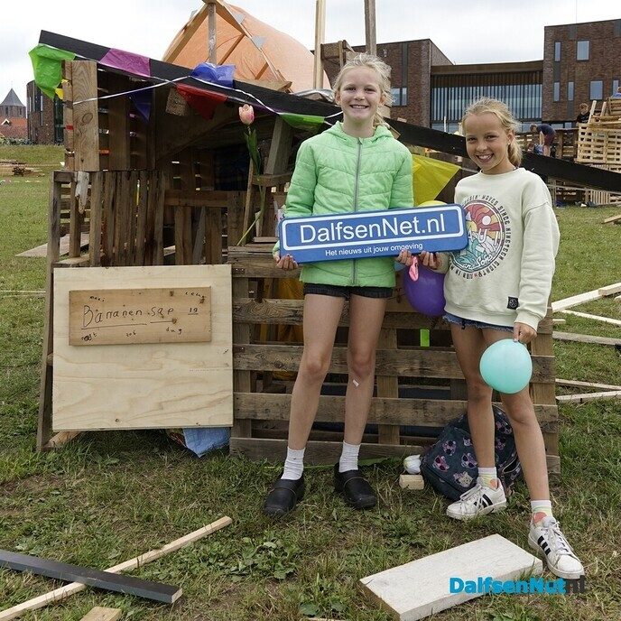 Foto’s met bordje DalfsenNet op Timmerweek Dalfsen (deel 1) - Foto: Paul Scholten