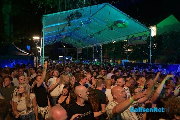 DJ La Fuente zet het Kerkplein op z’n kop tijdens ‘Nikki’s viert de zomer’ - Foto: Johan Bokma