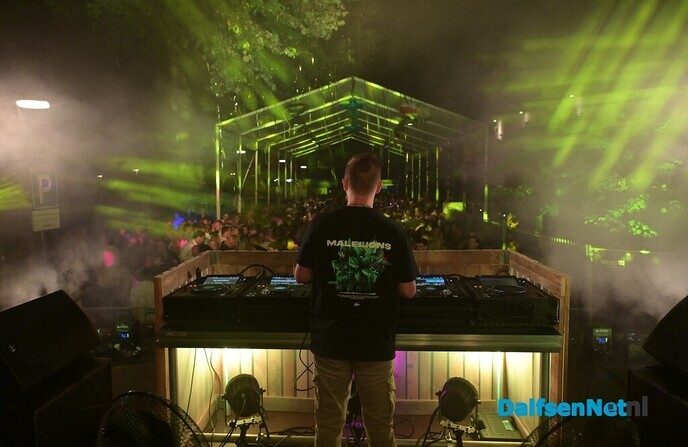 DJ La Fuente zet het Kerkplein op z’n kop tijdens ‘Nikki’s viert de zomer’ - Foto: Johan Bokma