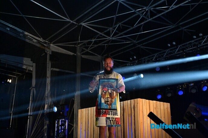 DJ La Fuente zet het Kerkplein op z’n kop tijdens ‘Nikki’s viert de zomer’ - Foto: Johan Bokma