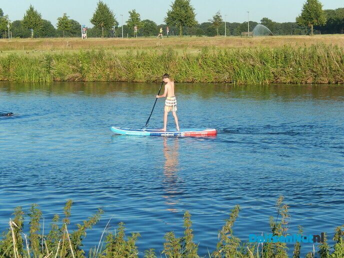 Wat een sfeer in het havengebied - Foto: Willy