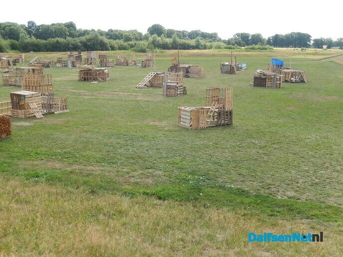 Het hout ligt er klaar voor - Foto: Willy