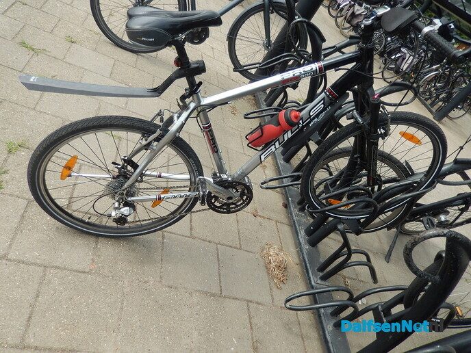 De fiets moet echt wel weer op slot nu - Foto: Willy