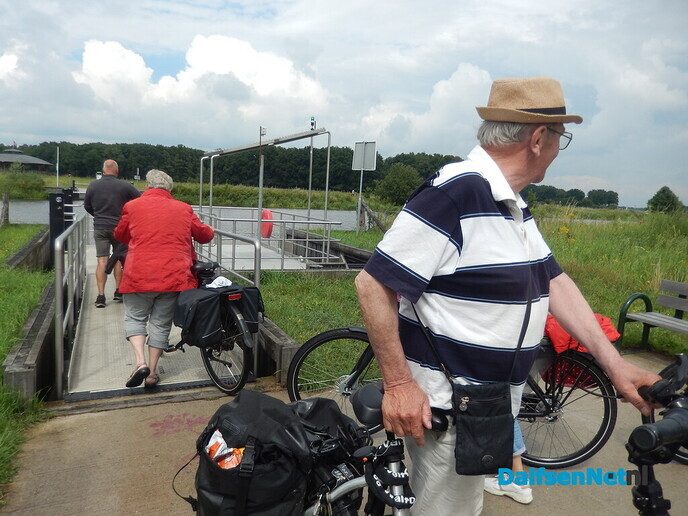Pontje volop in de vaart - Foto: Willy