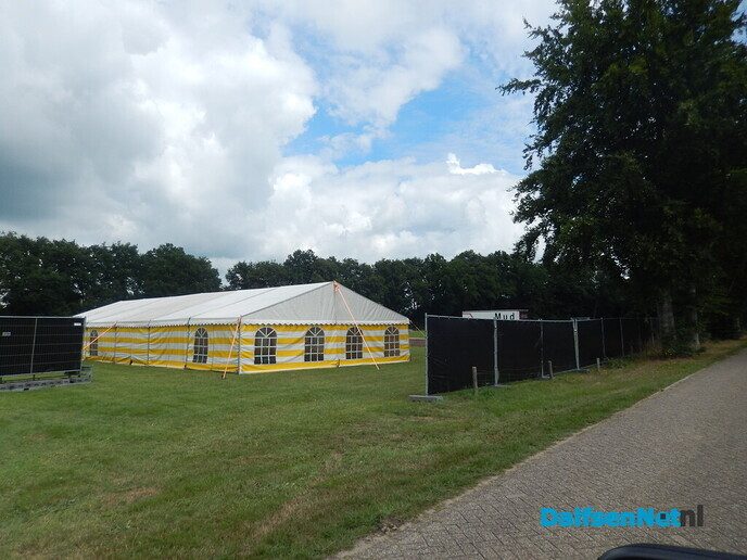 Voorbereiding auto rodeo - Foto: Willy