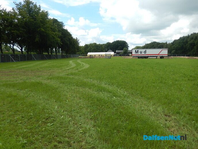 Voorbereiding auto rodeo - Foto: Willy